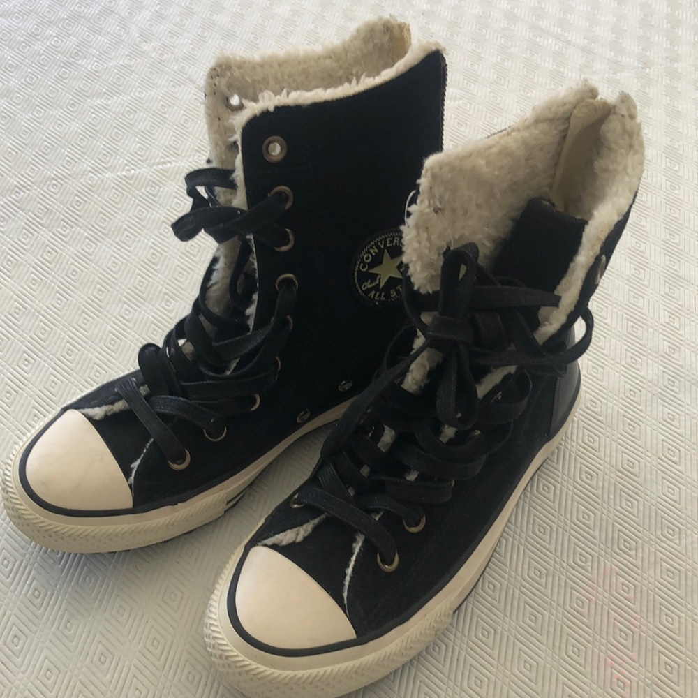 All star converse suede with faux fur lining. Brand new never worn